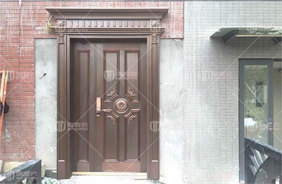 别墅铜门实景案例_子母铜门现场图片_铜盟荟铜门