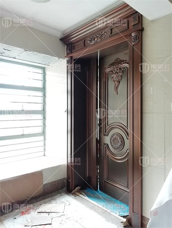 家用铜门实景案例_子母铜门现场图片_铜盟荟铜门