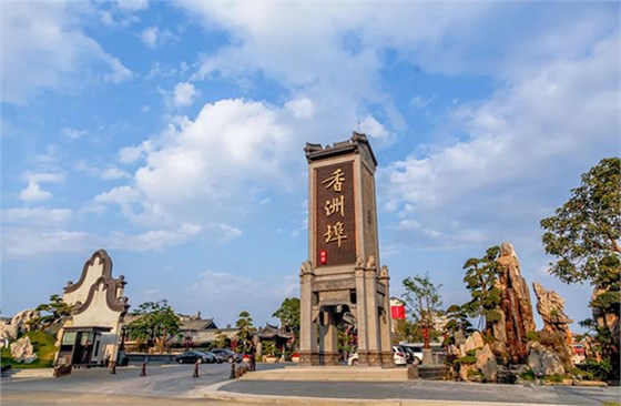 【中式风格铜门】铜盟荟铜门助力香洲埠_中式风格四合院铜门