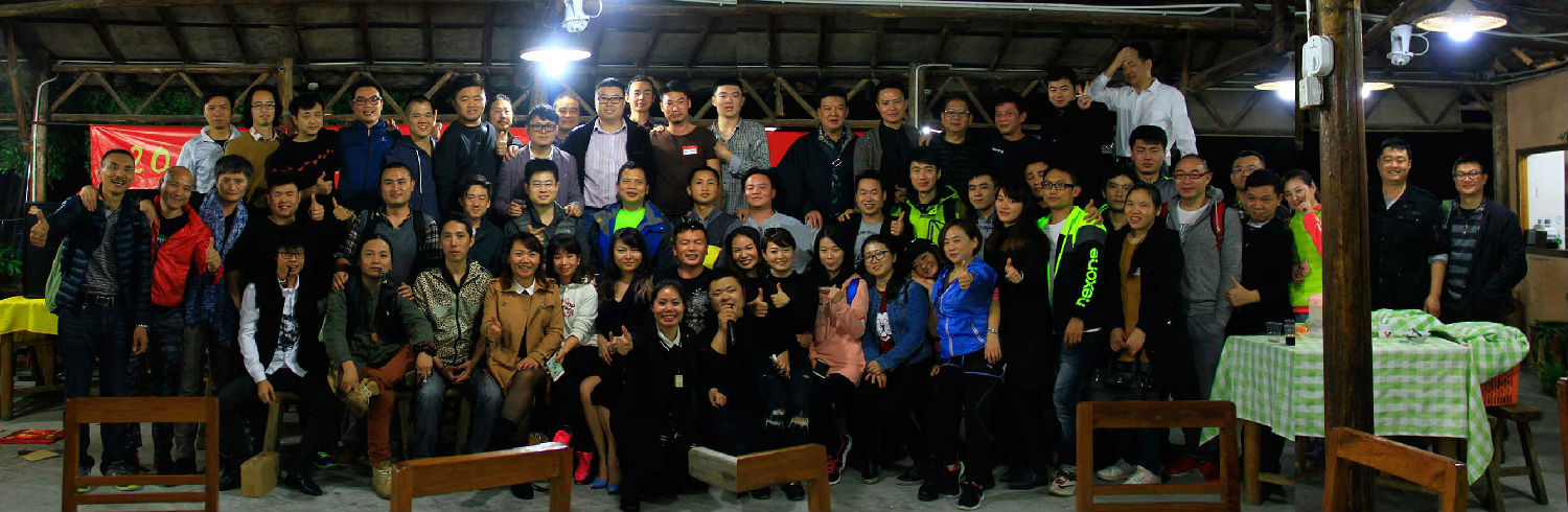 铜门厂&ldquo;铜盟荟&rdquo;设计师合影