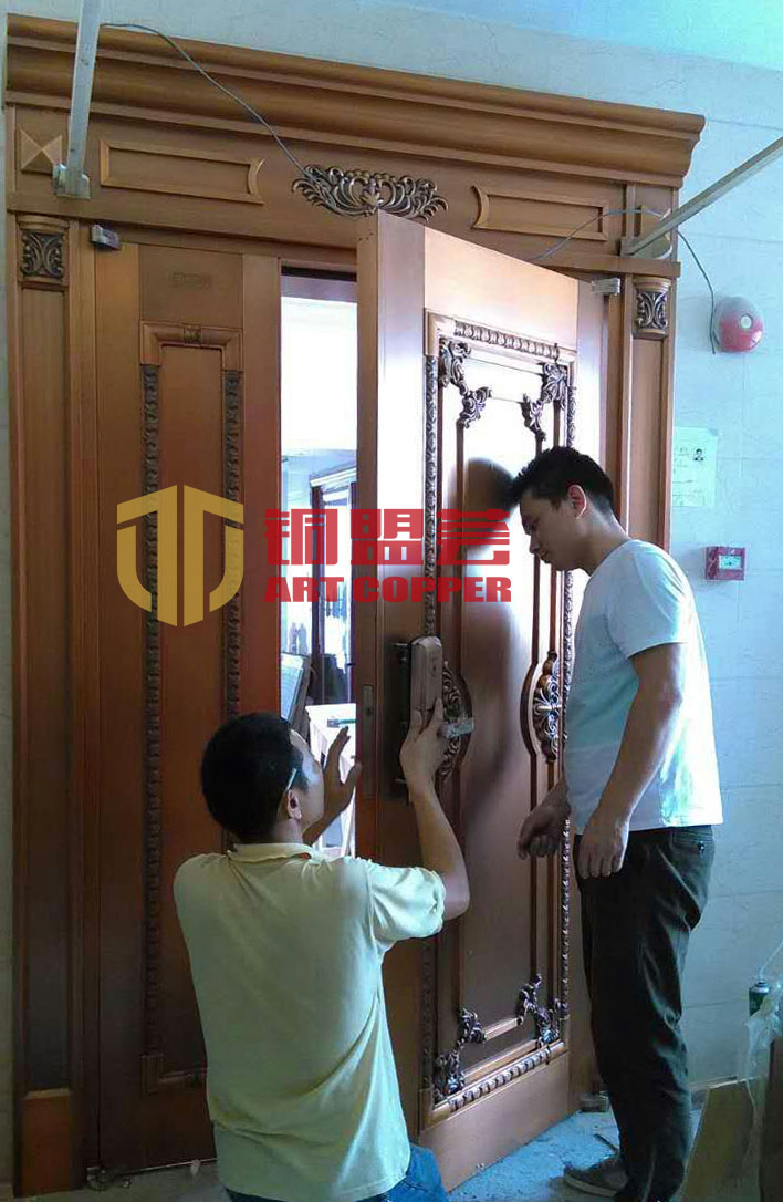 铜门安装图案例_铜盟荟