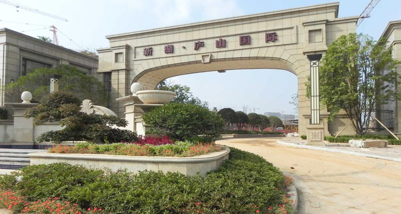 别墅双开铜门安装实景案例,北依长江、南望庐山