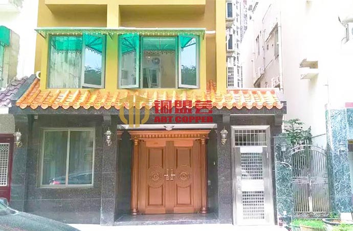 别墅铜门安装案例_铜盟荟