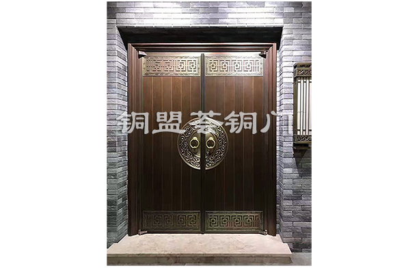 现代中式风格别墅，铜门来锦上添花